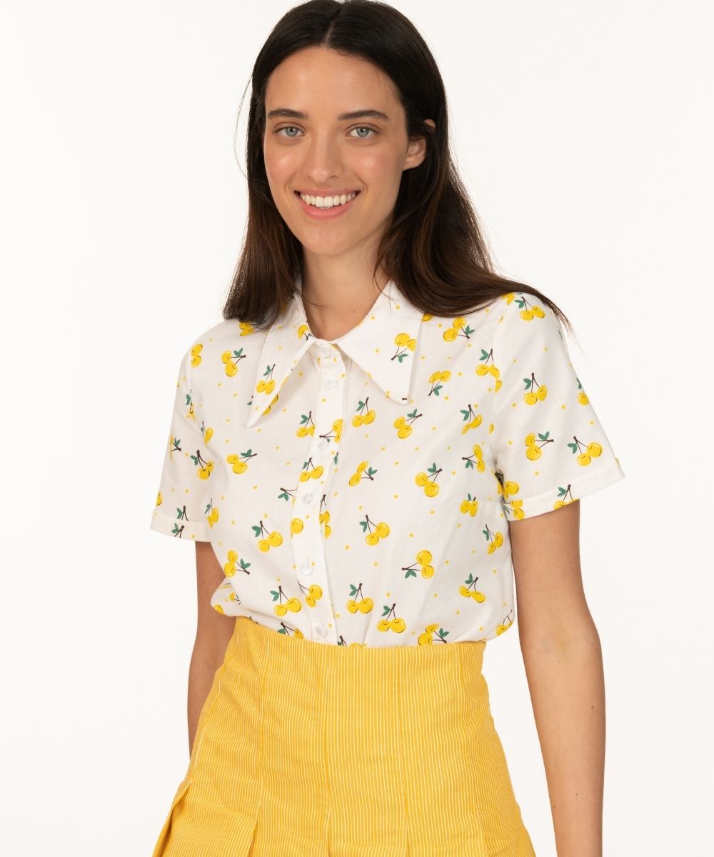 חולצת סופיה בצבע צהוב דובדבנים