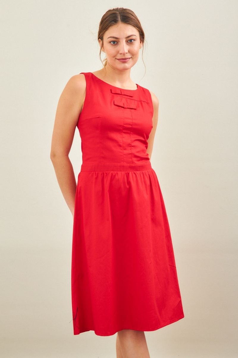שמלת סברינה בצבע אדום