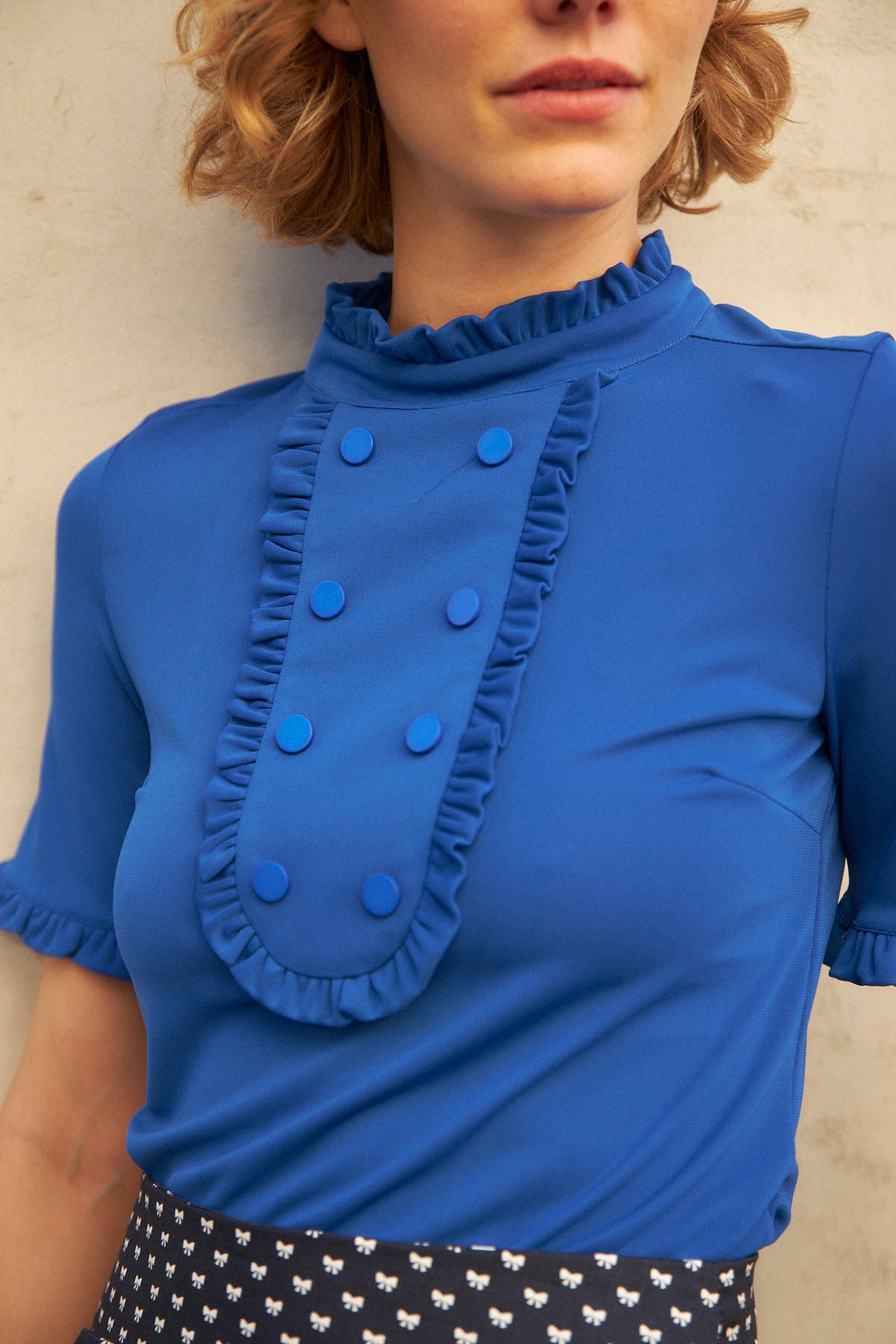 חולצת מרינה בצבע כחול רויאל