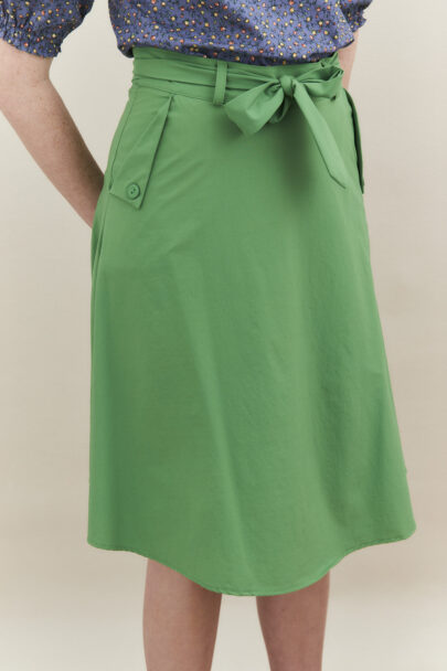חצאית סיינה בצבע ירוק דשא