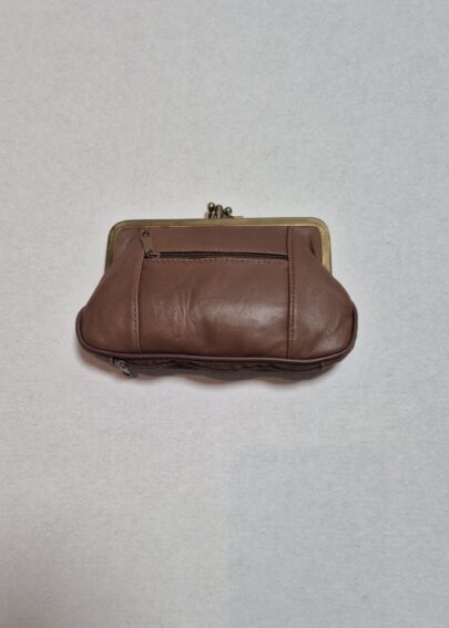 ארנק ויקי בצבע חום