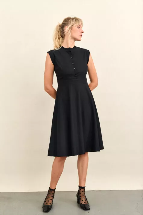 שמלת נטלי שחור עם חגורה (1)