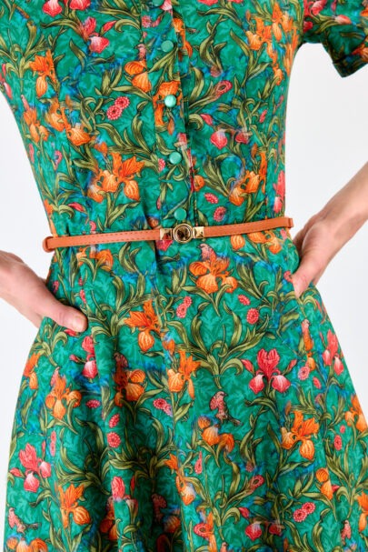 מתכווננת מון בצבע בריק